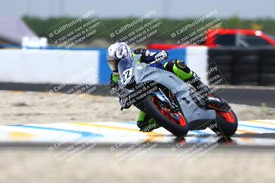 media/Jun-07-2025-TrackDaz (Sat) [[4413525952]]/B Group/1220pm (Turn 1)/